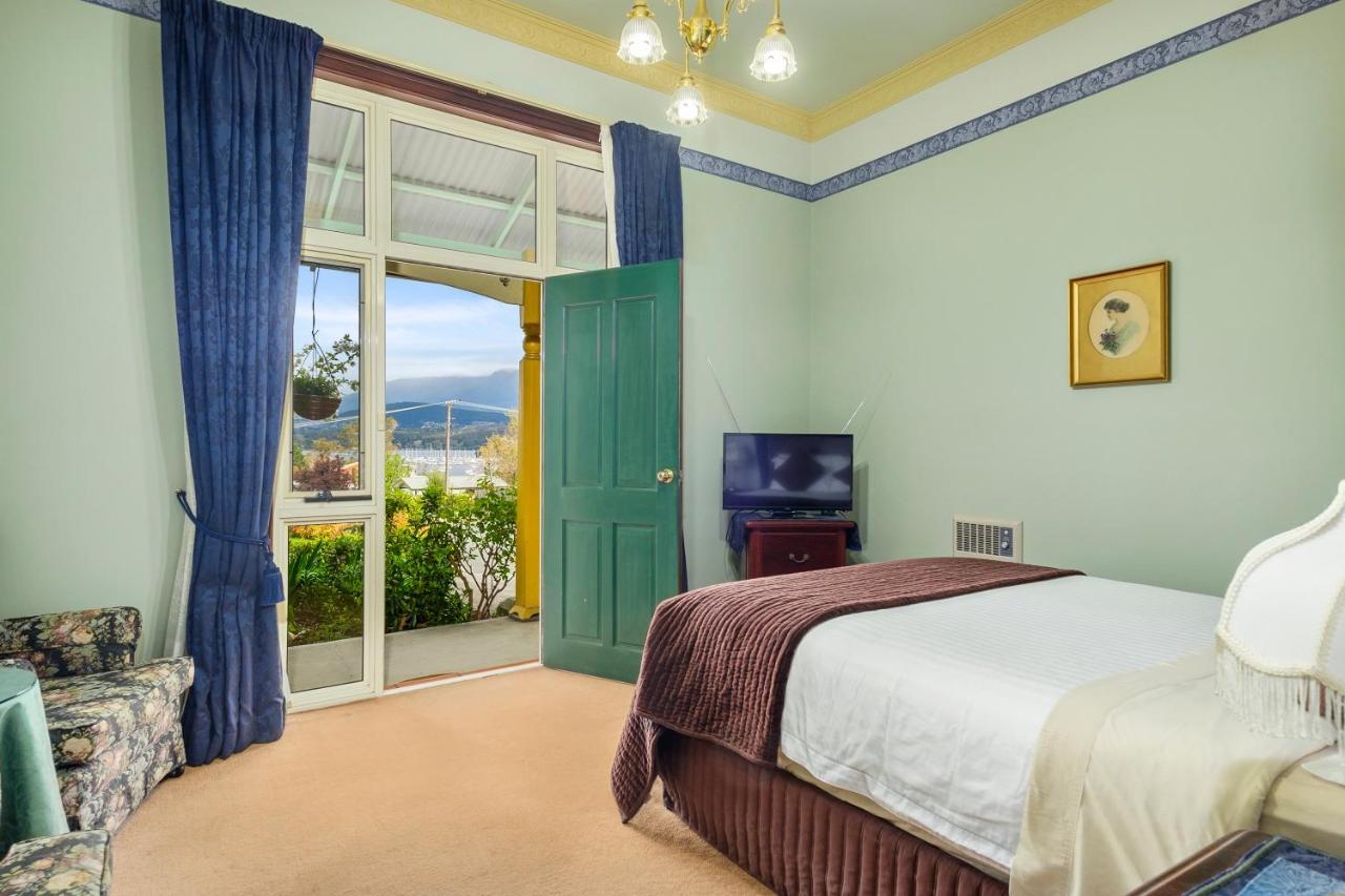 Deluxe Queen Room Mountain View River View Garden View,1070121115:JPEG