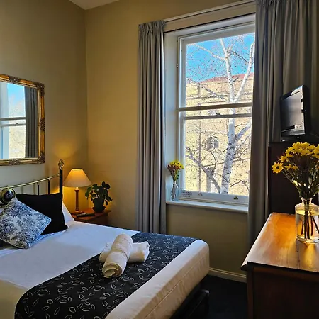 The Lodge On Elizabeth-2